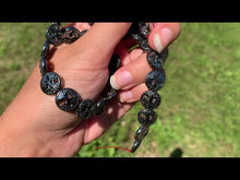 Charger et lire la vidéo dans la visionneuse de la Galerie, Perles en hématite, forme arbre de vie ajouré