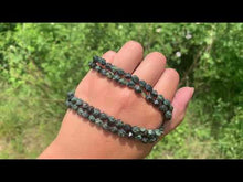 Charger et lire la vidéo dans la visionneuse de la Galerie, Perles en jaspe kambaba forme diamant, entre 6 et 10mm