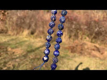 Charger et lire la vidéo dans la visionneuse de la Galerie, Perles en lapis-lazuli, forme diamant entre 6 et 10mm