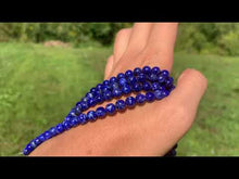 Charger et lire la vidéo dans la visionneuse de la Galerie, Perles en lapis-lazuli entre 6 et 10mm LQ
