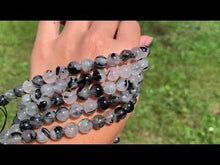 Charger et lire la vidéo dans la visionneuse de la Galerie, Perles en quartz avec inclusions de tourmaline entre 8 et 12mm, QTT