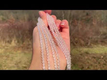 Charger et lire la vidéo dans la visionneuse de la Galerie, Perles en cristal de roche facettées entre 2 et 4mm