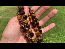 Charger et lire la vidéo dans la visionneuse de la Galerie, Perles en oeil de tigre, forme diamant entre 6 et 12mm
