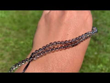 Charger et lire la vidéo dans la visionneuse de la Galerie, Perles en quartz avec inclusions de tourmaline entre 4 et 8mm QTQ