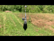 Charger et lire la vidéo dans la visionneuse de la Galerie, Pendule en oeil de faucon