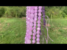 Charger et lire la vidéo dans la visionneuse de la Galerie, Améthyste lavande forme diamant entre 6 et 10mm