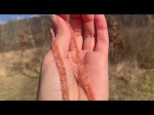 Charger et lire la vidéo dans la visionneuse de la Galerie, Perles en pierre de soleil facettées entre 2 et 4mm PSU