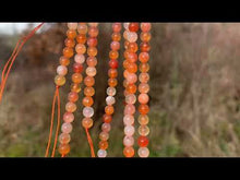 Charger et lire la vidéo dans la visionneuse de la Galerie, Perles en agate du Botswana entre 4 et 12mm