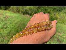 Charger et lire la vidéo dans la visionneuse de la Galerie, Perles en quartz à inclusions de rutile entre 6 et 12mm QRD