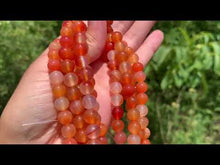 Charger et lire la vidéo dans la visionneuse de la Galerie, Perles en agate mélangée avec des cornalines entre 4 et 14mm