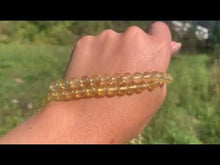 Charger et lire la vidéo dans la visionneuse de la Galerie, Perles en fluorite jaune entre 6 et 10mm