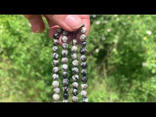 Charger et lire la vidéo dans la visionneuse de la Galerie, Perles en jaspe picasso forme diamant, entre 6 et 10mm