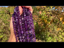 Charger et lire la vidéo dans la visionneuse de la Galerie, Perles en améthyste, forme diamant entre 6 et 10mm