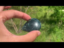 Charger et lire la vidéo dans la visionneuse de la Galerie, VENDU Apatite verte 9