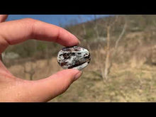 Charger et lire la vidéo dans la visionneuse de la Galerie, VENDU Astrophyllite 4