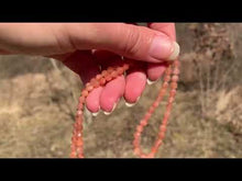 Charger et lire la vidéo dans la visionneuse de la Galerie, Perles en pierre de soleil facettées entre 3,5 et 6mm PST