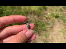Charger et lire la vidéo dans la visionneuse de la Galerie, Perles en hématite, forme coeur