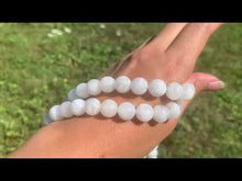Charger et lire la vidéo dans la visionneuse de la Galerie, Perles en labradorite blanche entre 4 et 10mm LBT