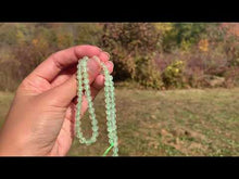 Charger et lire la vidéo dans la visionneuse de la Galerie, Perles en prehnite facettées entre 2 et 10mm