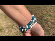 Charger et lire la vidéo dans la visionneuse de la Galerie, Mala "Nouveau départ" en apatite bleue et howlite