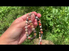 Charger et lire la vidéo dans la visionneuse de la Galerie, Perles en jaspe polychrome, forme diamant entre 6 et 10mm