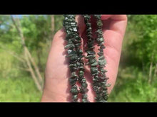 Charger et lire la vidéo dans la visionneuse de la Galerie, Perles en séraphinite, forme chips