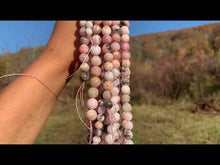 Charger et lire la vidéo dans la visionneuse de la Galerie, Perles en opale commune rose entre 4 et 10mm ORU