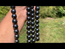 Charger et lire la vidéo dans la visionneuse de la Galerie, Perles en hématite avec un aspect mate et polie entre 6 et 12mm