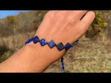 Charger et lire la vidéo dans la visionneuse de la Galerie, Perles en lapis-lazuli, forme carré