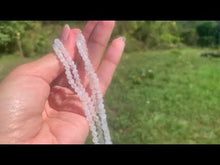 Charger et lire la vidéo dans la visionneuse de la Galerie, Perles en labradorite blanche entre 4 et 10mm LBC