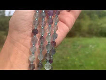 Charger et lire la vidéo dans la visionneuse de la Galerie, Perles en fluorite / fluorine