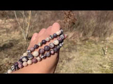 Charger et lire la vidéo dans la visionneuse de la Galerie, Perles en jaspe porcelaine entre 8 et 10mm