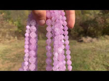 Charger et lire la vidéo dans la visionneuse de la Galerie, Améthyste lavande forme diamant entre 6 et 10mm