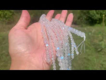 Charger et lire la vidéo dans la visionneuse de la Galerie, Perles en labradorite blanche entre 4 et 10mm LBS