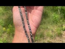 Charger et lire la vidéo dans la visionneuse de la Galerie, Perles en oeil d'aigle, forme carré