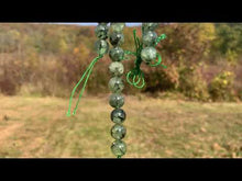 Charger et lire la vidéo dans la visionneuse de la Galerie, Perles en prehnite entre 6 et 12mm