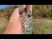 Charger et lire la vidéo dans la visionneuse de la Galerie, Perles en fluorite / fluorine facettée entre 6 et 10mm