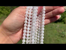 Charger et lire la vidéo dans la visionneuse de la Galerie, Perles en labradorite blanche entre 4 et 12mm LBD