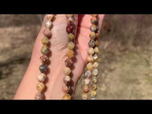 Charger et lire la vidéo dans la visionneuse de la Galerie, Perles en agate crazy lace, forme diamant, entre 6 et 10mm