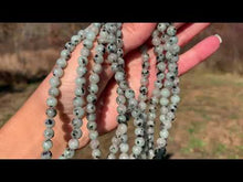 Charger et lire la vidéo dans la visionneuse de la Galerie, Perles en jaspe sésame entre 6 et 10mm