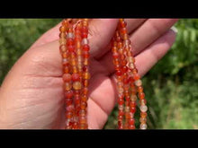 Charger et lire la vidéo dans la visionneuse de la Galerie, Perles en agate mélangée avec des cornalines entre 4 et 14mm