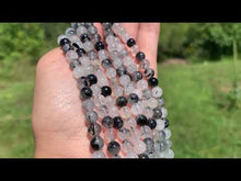 Charger et lire la vidéo dans la visionneuse de la Galerie, Perles en quartz avec inclusions de tourmaline entre 4 et 12mm, QTU