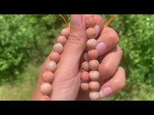 Charger et lire la vidéo dans la visionneuse de la Galerie, Perles en microcline entre 6 et 10mm