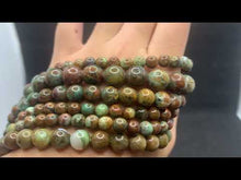 Charger et lire la vidéo dans la visionneuse de la Galerie, Perles en calcédoine entre 6 et 10mm