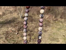 Charger et lire la vidéo dans la visionneuse de la Galerie, Perles en jaspe porcelaine entre 8 et 10mm