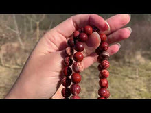 Charger et lire la vidéo dans la visionneuse de la Galerie, Perles en jaspe peau de serpent entre 8 et 10mm