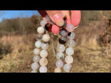 Charger et lire la vidéo dans la visionneuse de la Galerie, Perles en agate du Montana entre 4 et 12mm