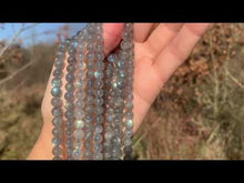 Charger et lire la vidéo dans la visionneuse de la Galerie, Perles en labradorite entre 2 et 10mm LC