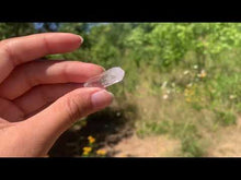 Charger et lire la vidéo dans la visionneuse de la Galerie, Cristal de roche, pointe brut, taille moyenne