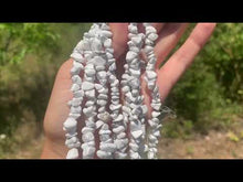 Charger et lire la vidéo dans la visionneuse de la Galerie, Perles en howlite, forme chips